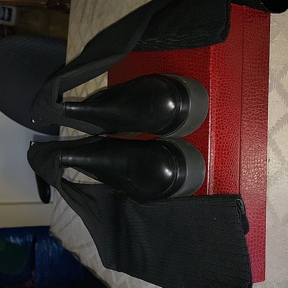 TAMARA MELLON x KARLA WELCH BLACK "RALLY CRY " OVER THE KNEE SOCK BOOTS - Picture 3 of 14